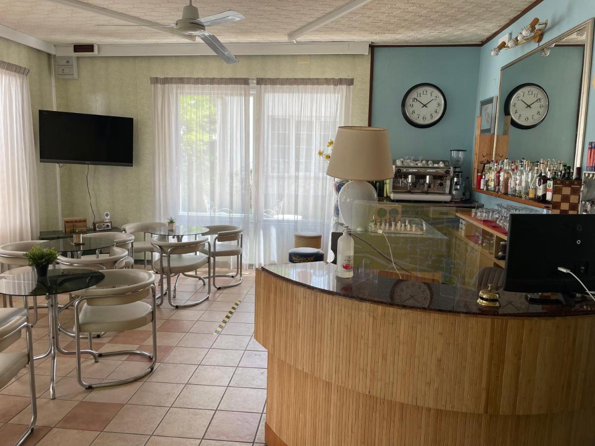 Hotel Aloha Cesenatico Extérieur photo