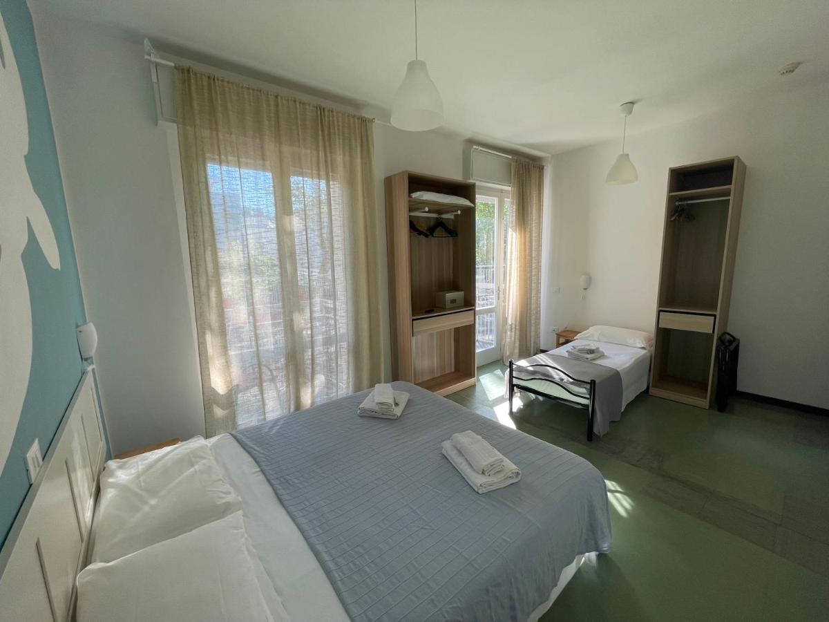 Hotel Aloha Cesenatico Extérieur photo
